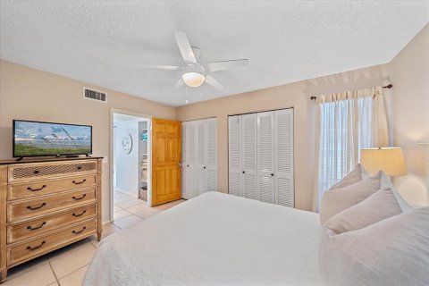 Condo in Sarasota, Florida, 2 bedrooms  № 1881232 - photo 29