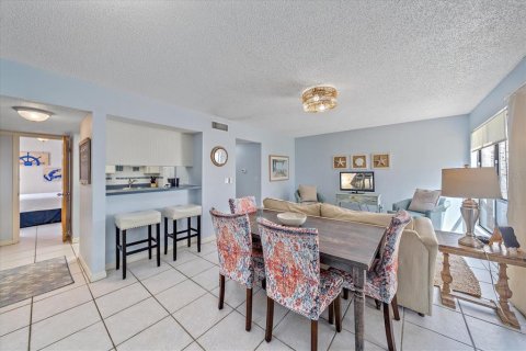 Condo in Sarasota, Florida, 2 bedrooms  № 1881232 - photo 11
