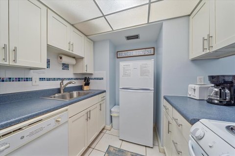 Condo in Sarasota, Florida, 2 bedrooms  № 1881232 - photo 21