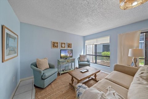 Condo in Sarasota, Florida, 2 bedrooms  № 1881232 - photo 12