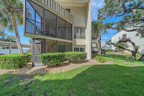 Condo in Sarasota, Florida, 2 bedrooms  № 1881232 - photo 2