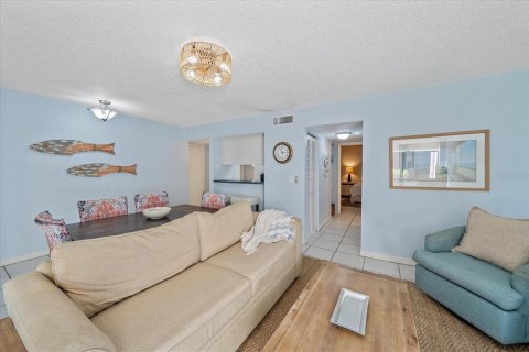 Condo in Sarasota, Florida, 2 bedrooms  № 1881232 - photo 17