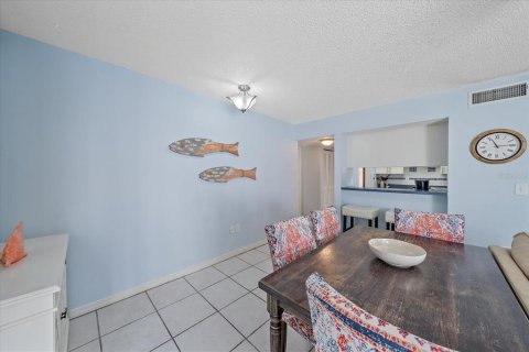 Condo in Sarasota, Florida, 2 bedrooms  № 1881232 - photo 18