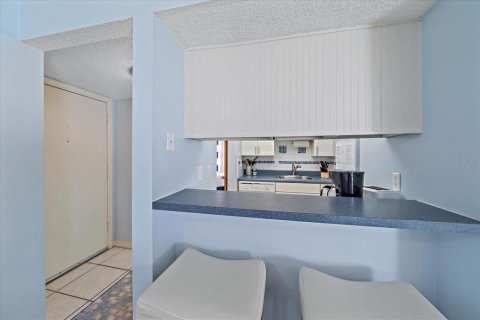 Condo in Sarasota, Florida, 2 bedrooms  № 1881232 - photo 19