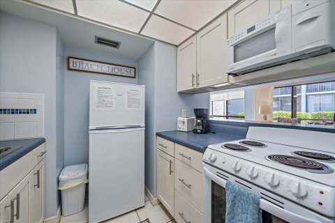 Condo in Sarasota, Florida, 2 bedrooms  № 1881232 - photo 20