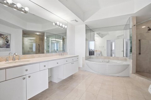 Condominio en venta en Fort Lauderdale, Florida, 3 dormitorios, 183.67 m2 № 2175408 - foto 16