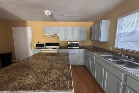 Villa ou maison à louer à Apopka, Floride: 4 chambres, 104.05 m2 № 2391118 - photo 16
