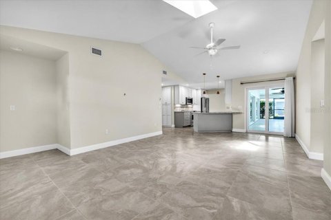 Villa ou maison à vendre à Punta Gorda, Floride: 3 chambres, 194.82 m2 № 2324653 - photo 11