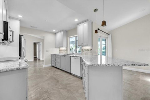 Villa ou maison à vendre à Punta Gorda, Floride: 3 chambres, 194.82 m2 № 2324653 - photo 5