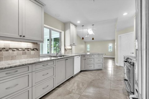 Villa ou maison à vendre à Punta Gorda, Floride: 3 chambres, 194.82 m2 № 2324653 - photo 28