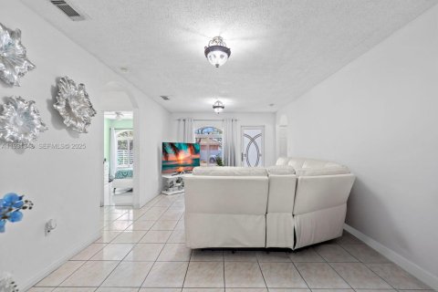 Villa ou maison à vendre à Miami Gardens, Floride: 4 chambres, 153.47 m2 № 1989994 - photo 10