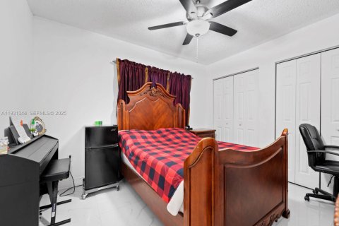 Villa ou maison à vendre à Miami Gardens, Floride: 4 chambres, 153.47 m2 № 1989994 - photo 17