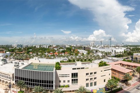 Condominio en venta en Surfside, Florida, 2 dormitorios, 117.06 m2 № 1983034 - foto 30