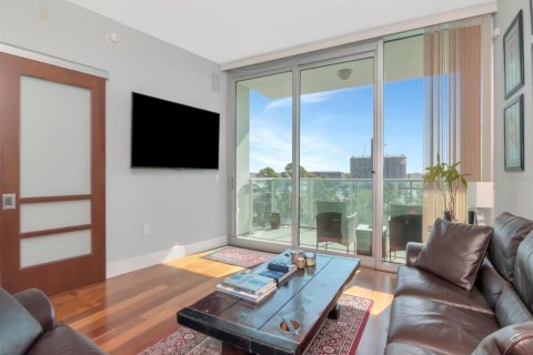 Condo in Tampa, Florida, 2 bedrooms  № 1613960 - photo 10
