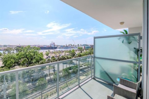 Condo in Tampa, Florida, 2 bedrooms  № 1613960 - photo 21