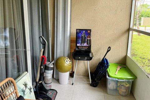 Condo in Coral Springs, Florida, 3 bedrooms  № 1975885 - photo 22