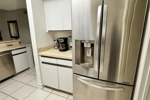 Condo in Coral Springs, Florida, 3 bedrooms  № 1975885 - photo 2