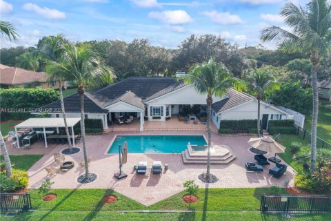 Villa ou maison à vendre à Coral Springs, Floride: 4 chambres, 407.56 m2 № 1990108 - photo 1