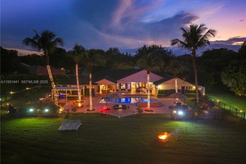 Villa ou maison à vendre à Coral Springs, Floride: 4 chambres, 407.56 m2 № 1990108 - photo 7