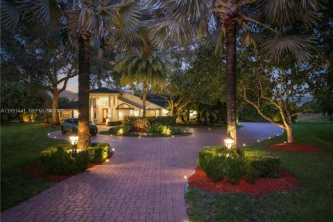 Villa ou maison à vendre à Coral Springs, Floride: 4 chambres, 407.56 m2 № 1990108 - photo 10