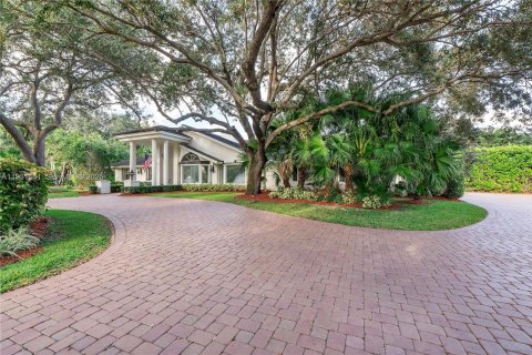 Villa ou maison à vendre à Coral Springs, Floride: 4 chambres, 407.56 m2 № 1990108 - photo 9
