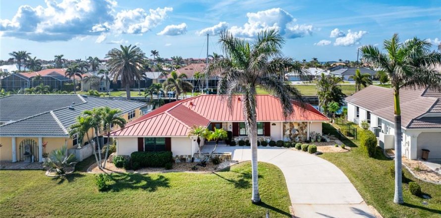 Casa en Punta Gorda, Florida 3 dormitorios, 192.87 m2 № 1568042