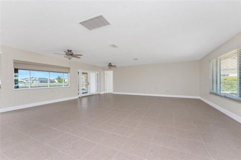 Casa en venta en Punta Gorda, Florida, 3 dormitorios, 192.87 m2 № 1568042 - foto 8