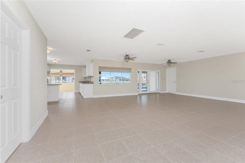 Casa en venta en Punta Gorda, Florida, 3 dormitorios, 192.87 m2 № 1568042 - foto 9