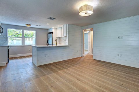 House in Englewood, Florida 2 bedrooms, 66.89 sq.m. № 1833303 - photo 5