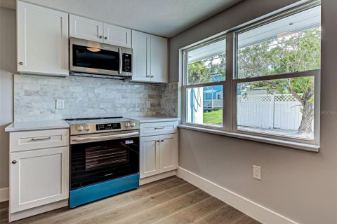 House in Englewood, Florida 2 bedrooms, 66.89 sq.m. № 1833303 - photo 16