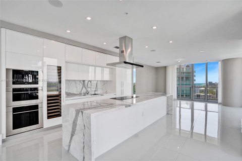 Condominio en venta en Sunny Isles Beach, Florida, 5 dormitorios, 436.18 m2 № 1794547 - foto 27