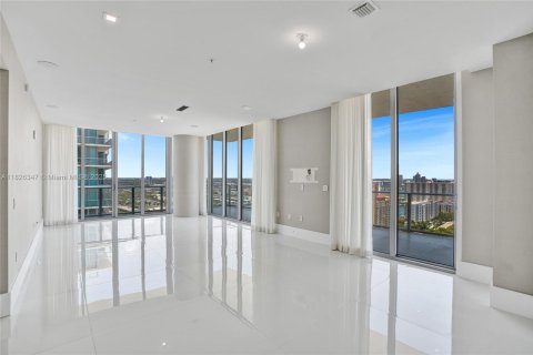 Condominio en venta en Sunny Isles Beach, Florida, 5 dormitorios, 436.18 m2 № 1794547 - foto 29