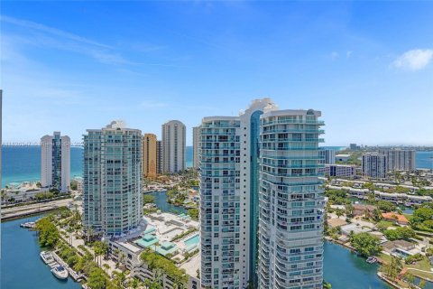 Condominio en venta en Sunny Isles Beach, Florida, 5 dormitorios, 436.18 m2 № 1794547 - foto 14