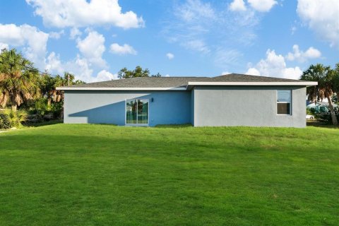 House in Port Charlotte, Florida 4 bedrooms, 151.99 sq.m. № 2233043 - photo 5