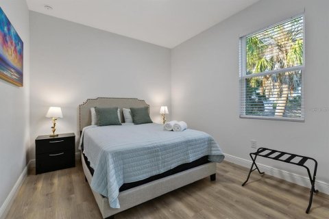 House in Port Charlotte, Florida 4 bedrooms, 151.99 sq.m. № 2233043 - photo 12