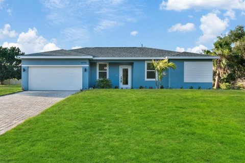 House in Port Charlotte, Florida 4 bedrooms, 151.99 sq.m. № 2233043