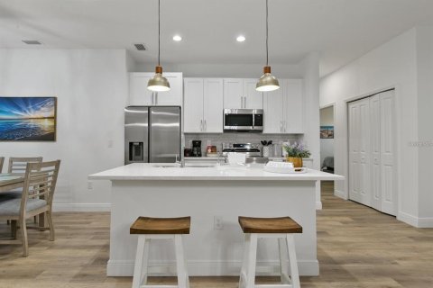 House in Port Charlotte, Florida 4 bedrooms, 151.99 sq.m. № 2233043 - photo 8