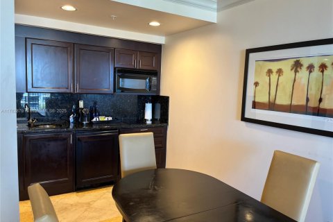 Hotel in Fort Lauderdale, Florida 1 bedroom, 91.97 sq.m. № 1731428 - photo 12
