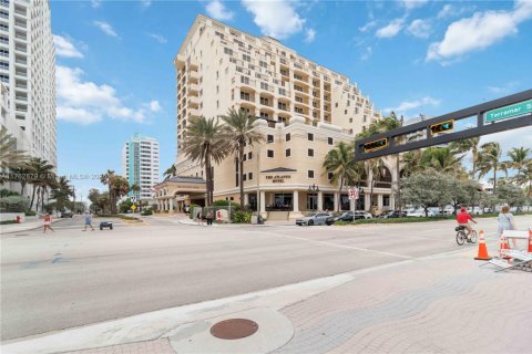 Hotel in Fort Lauderdale, Florida 1 bedroom, 91.97 sq.m. № 1731428 - photo 3