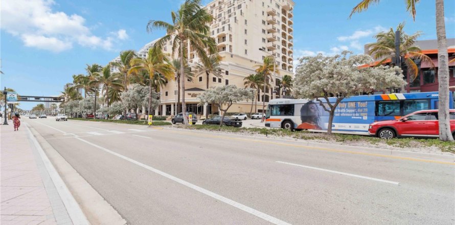 Hotel in Fort Lauderdale, Florida 1 bedroom, 91.97 sq.m. № 1731428