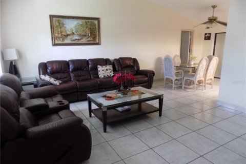 House in Port Charlotte, Florida 3 bedrooms, 123.65 sq.m. № 1812518 - photo 3