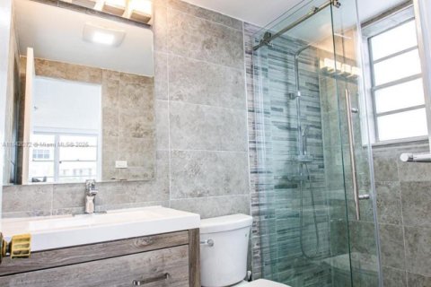 Condominio en venta en North Miami, Florida, 2 dormitorios, 110.37 m2 № 1834376 - foto 3