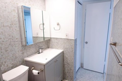 Condominio en venta en North Miami, Florida, 2 dormitorios, 110.37 m2 № 1834376 - foto 6