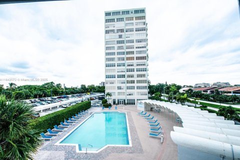 Condominio en venta en North Miami, Florida, 2 dormitorios, 110.37 m2 № 1834376 - foto 10