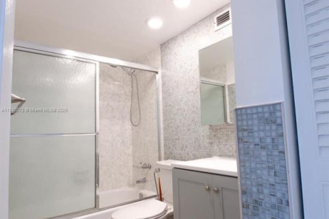 Condominio en venta en North Miami, Florida, 2 dormitorios, 110.37 m2 № 1834376 - foto 17