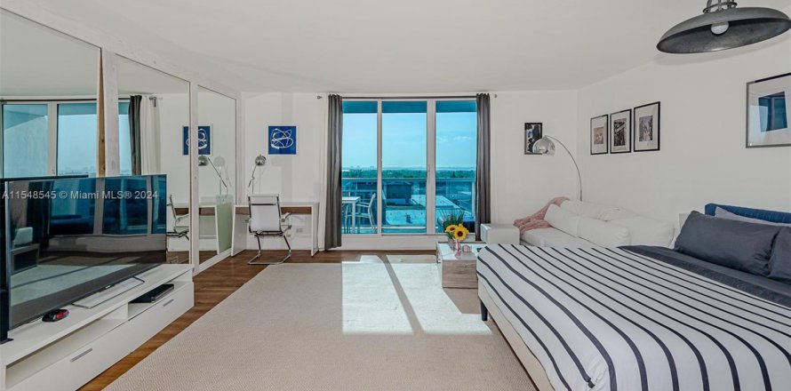 Студия в кондо в Майами-Бич, Флорида № 1058685