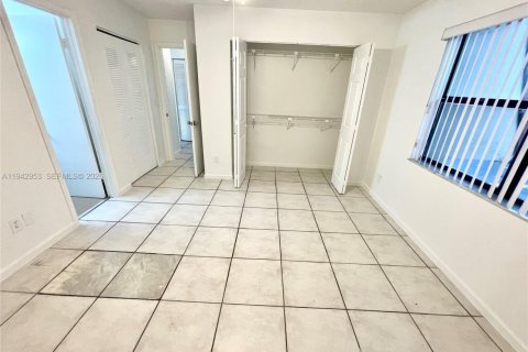 Condo in Coral Springs, Florida, 2 bedrooms  № 2000776 - photo 19