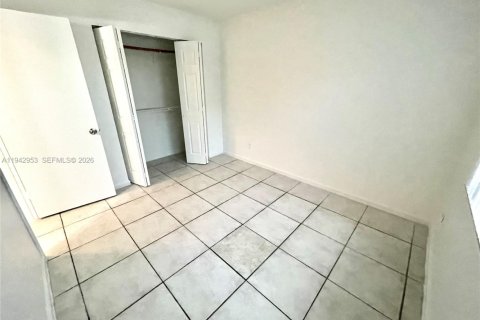 Condo in Coral Springs, Florida, 2 bedrooms  № 2000776 - photo 13