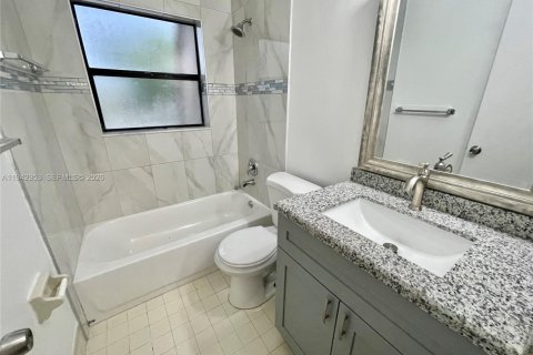 Condo in Coral Springs, Florida, 2 bedrooms  № 2000776 - photo 9