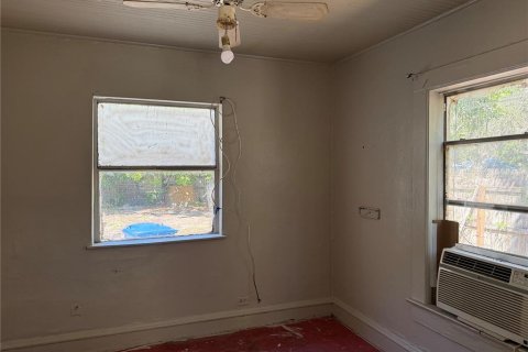 House in Saint Petersburg, Florida 2 bedrooms, 49.05 sq.m. № 2097273 - photo 4